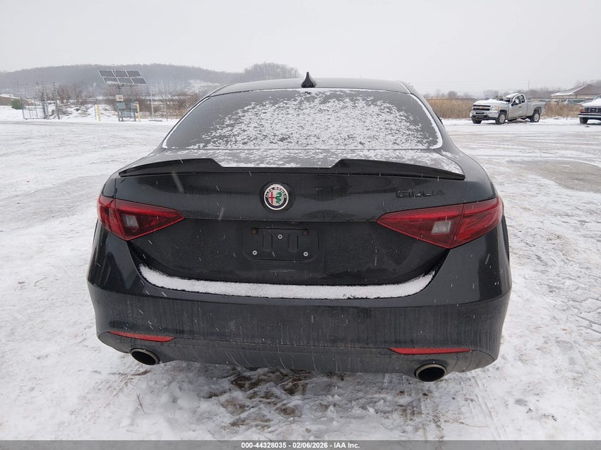 VIN ZARFANBN0L7637047 2020 ALFA ROMEO GIULIA TI AWD