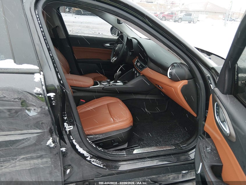 VIN ZARFANBN0L7637047 2020 ALFA ROMEO GIULIA TI AWD