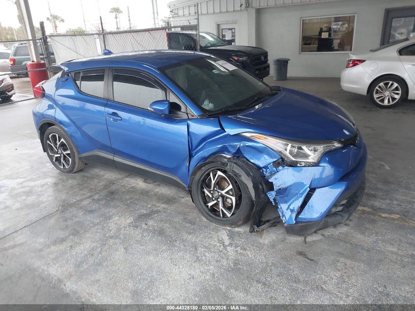 2019 TOYOTA C-HR XLE