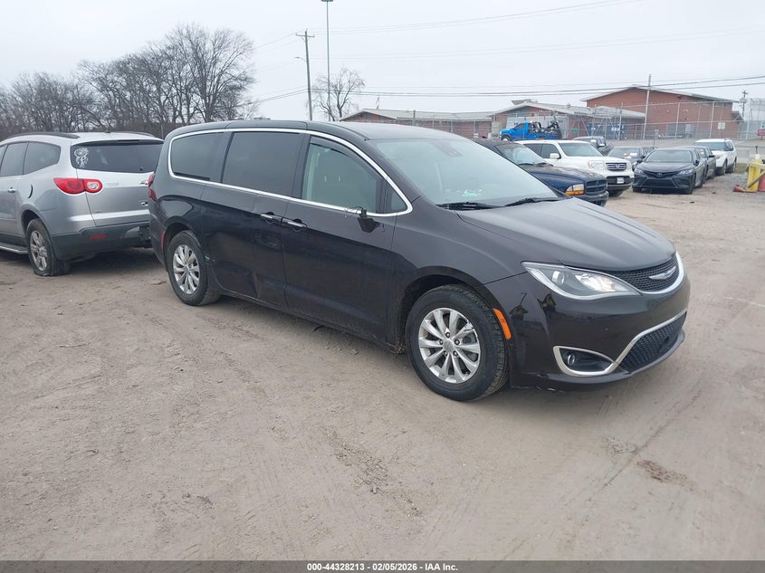 2019 Chrysler Pacifica Touring Plus