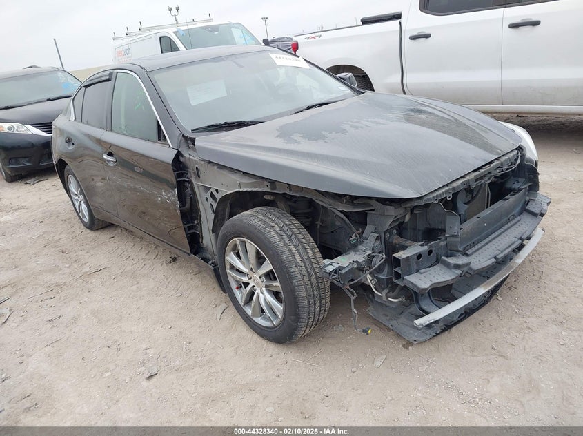 2015 Infiniti Q50 Premium