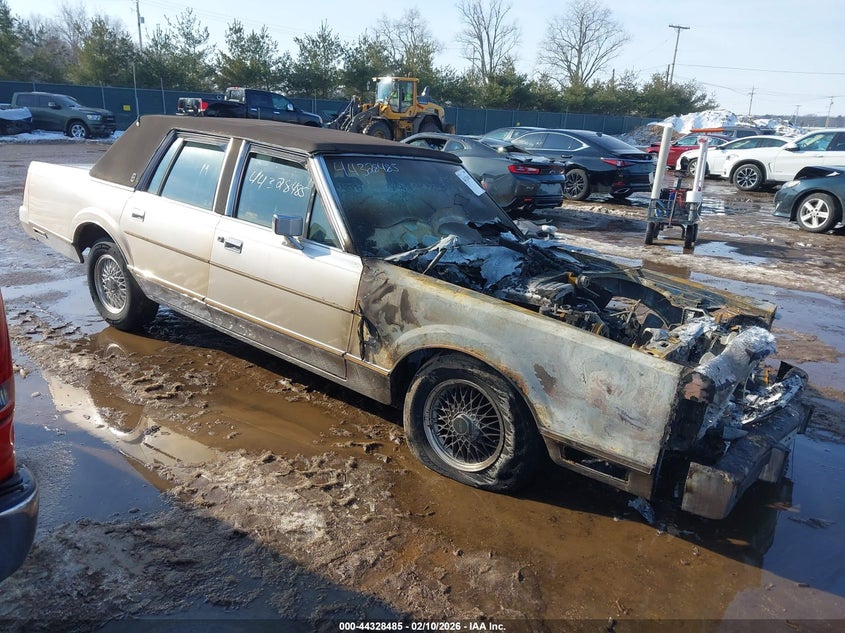 1986 LINCOLN TOWN CAR
