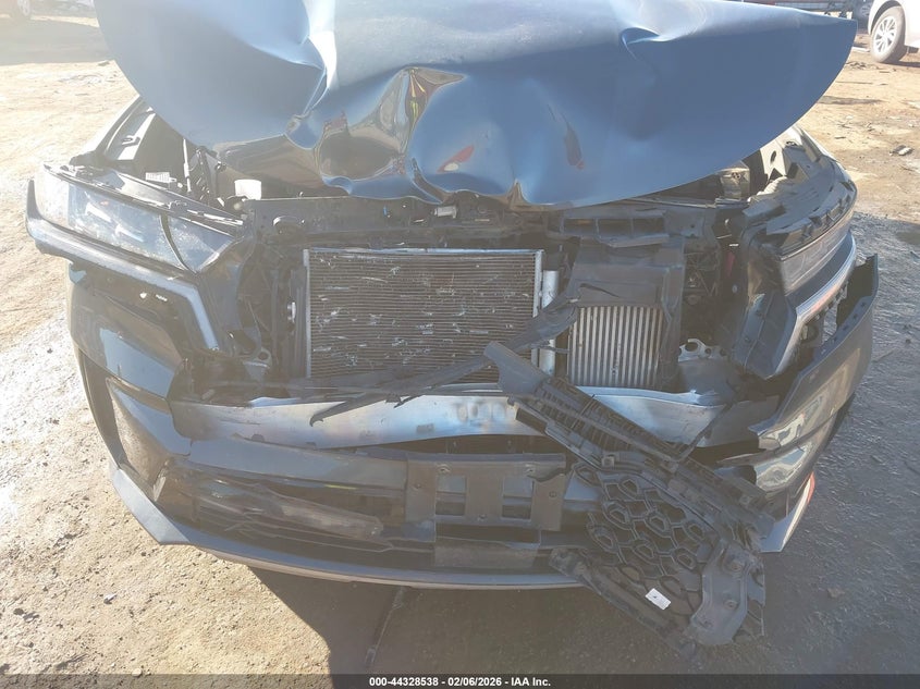 VIN 5XYRK4LF4PG252136 2023 KIA SORENTO SX