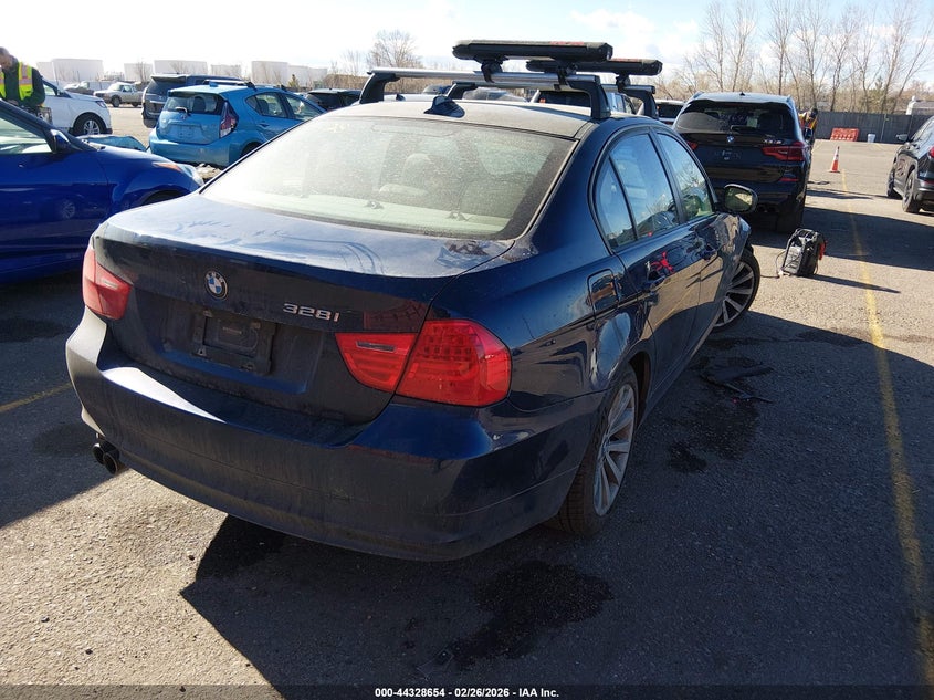 2011 BMW 3 series 3.0 328i Xdrive Blue Lot 111044328654 Vin WBAPK5C50BF126014