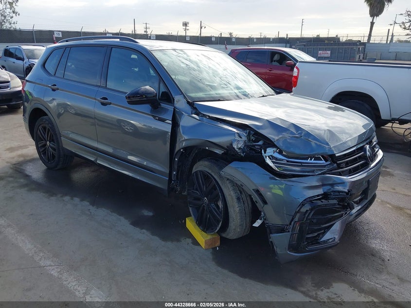 2022 Volkswagen Tiguan 2.0T Se R-Line Black