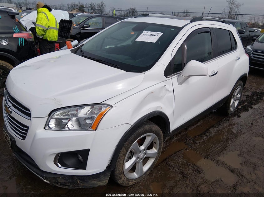 2016 CHEVROLET TRAX auction photo 2