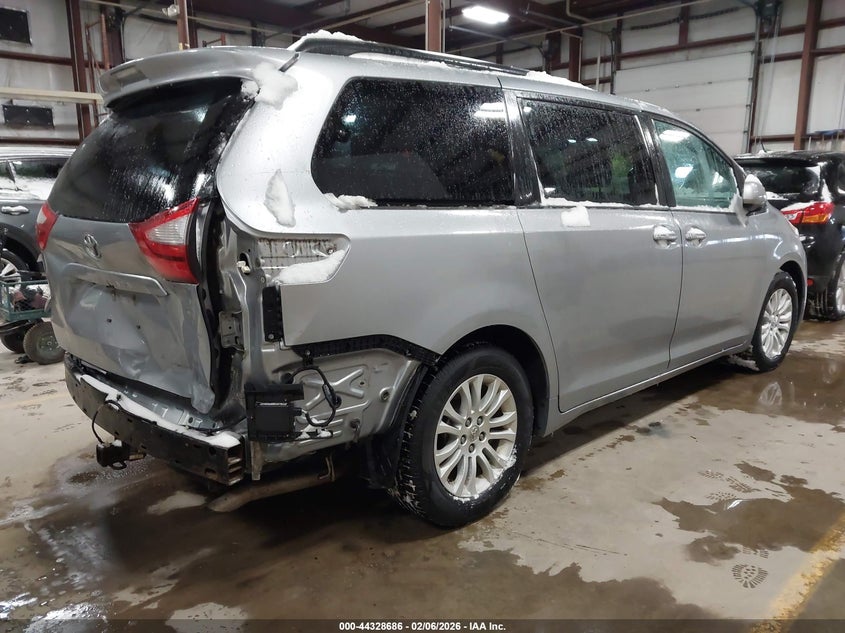 2015 Toyota Sienna Xle 8 Passenger