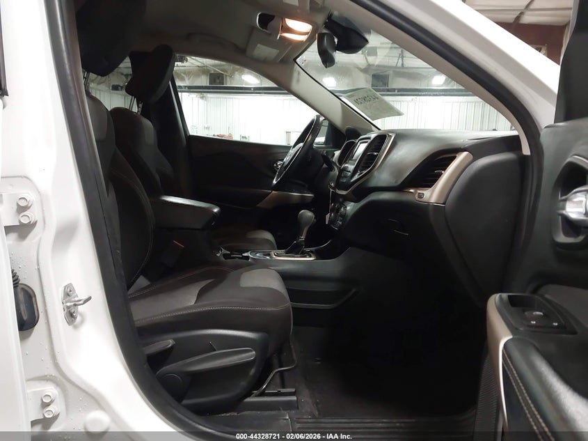 2017 Jeep Cherokee Altitude Fwd