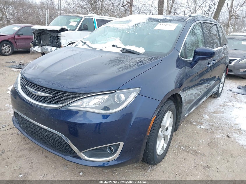 2017 Chrysler Pacifica Touring-L Plus