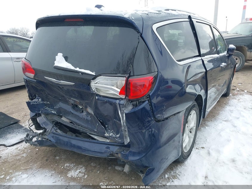 2017 Chrysler Pacifica Touring-L Plus