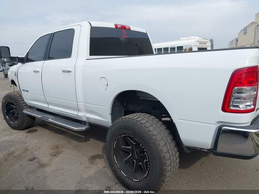 2022 Ram 2500 Big Horn 4X4 6'4 Box VIN: 3C6UR5DL5NG297043 Lot: 44328836
