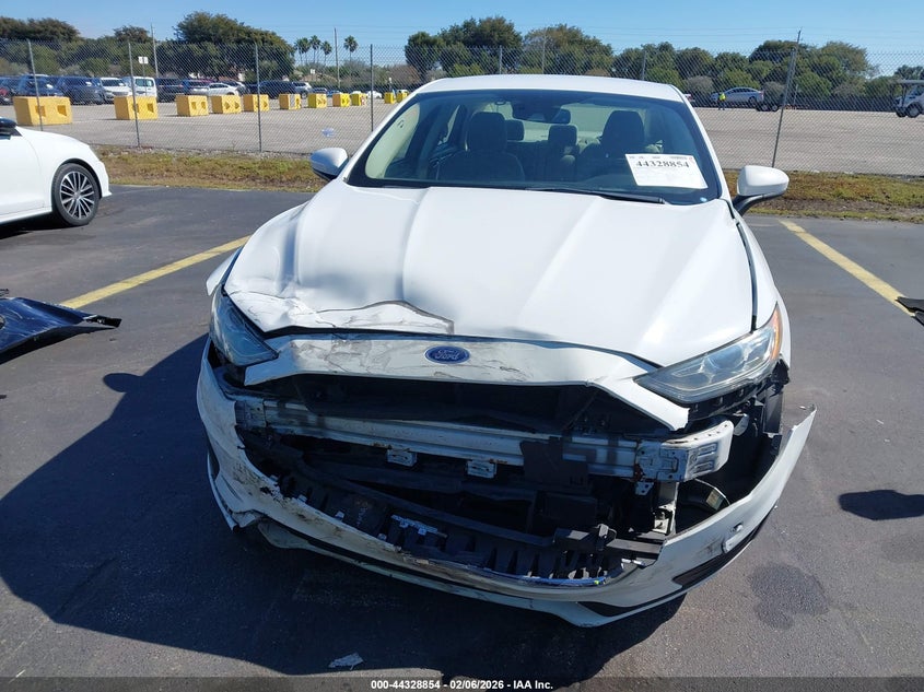 VIN 3FA6P0LU2KR262924 2019 FORD FUSION HYBRID SE
