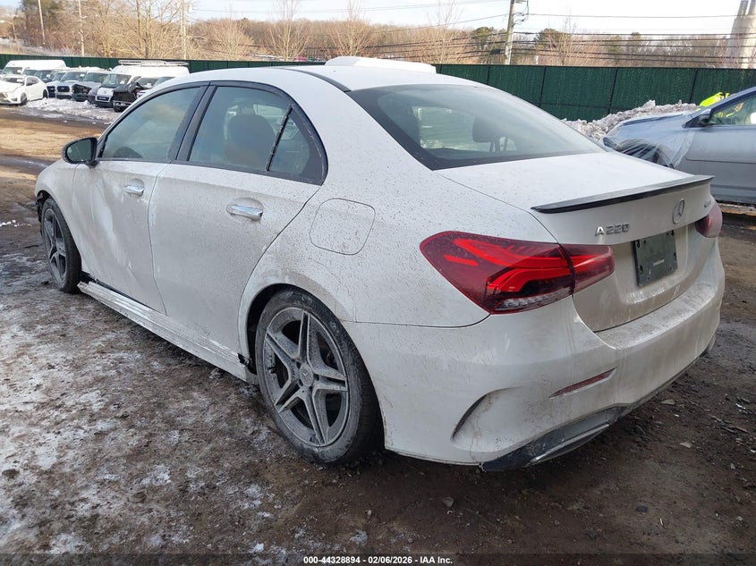 2022 Mercedes-Benz A 220 4Matic