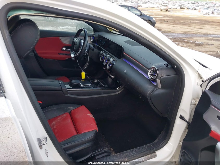 2022 Mercedes-Benz A 220 4Matic