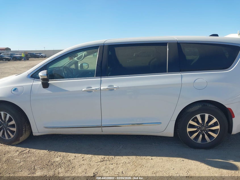 2023 Chrysler Pacifica 3.6 Hybrid Limited white Lot 111044328902 Vin 2C4RC1S71PR626431