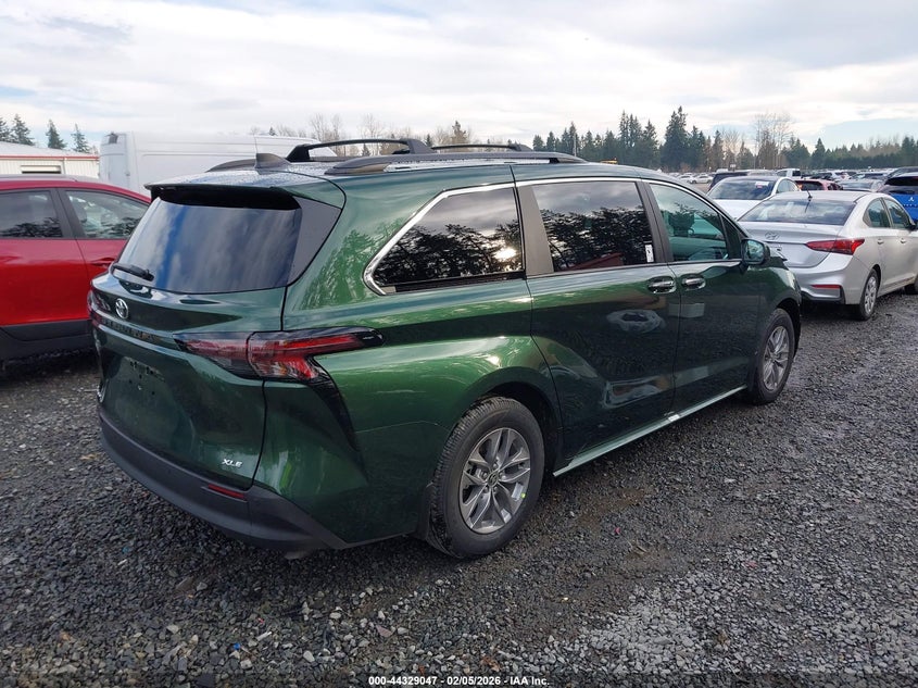 2026 Toyota Sienna Xle