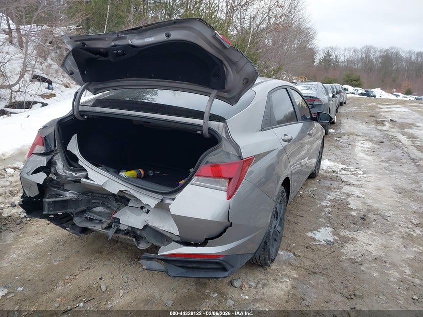 2022 Hyundai Elantra Sel