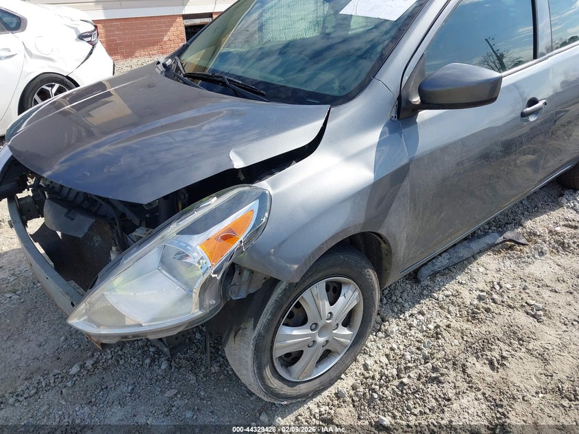 2016 Nissan Versa 1.6 S+