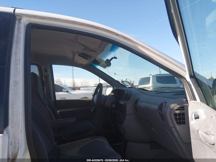 1997 Plymouth Grand Voyager Se