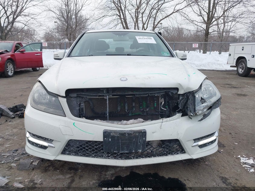 2012 Mercedes-Benz C 300 Luxury 4Matic/Sport 4Matic VIN: WDDGF8BB9CR195693 Lot: 44329500