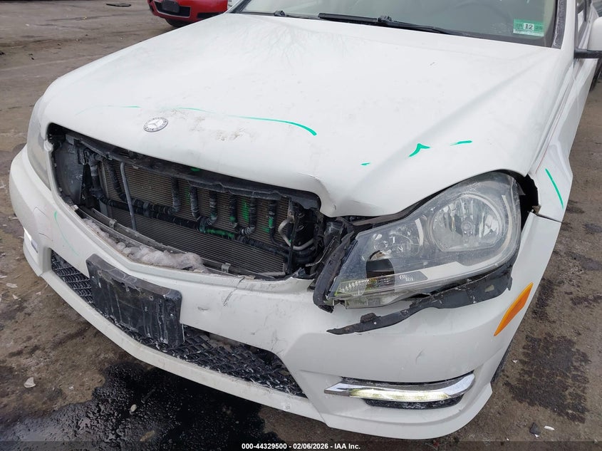 2012 Mercedes-Benz C 300 Luxury 4Matic/Sport 4Matic VIN: WDDGF8BB9CR195693 Lot: 44329500