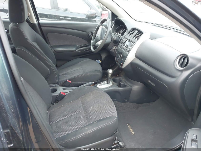 2015 Nissan Versa 1.6 Sv