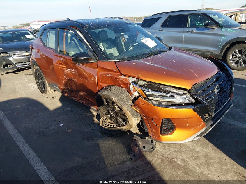 2022 Nissan Kicks Sr Xtronic Cvt