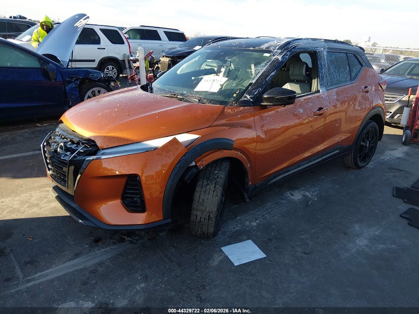 2022 Nissan Kicks Sr Xtronic Cvt