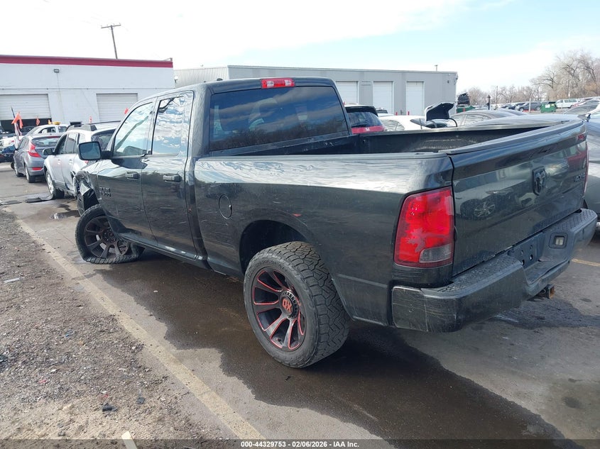 2017 Ram 1500 Express 4X4 6'4 Box