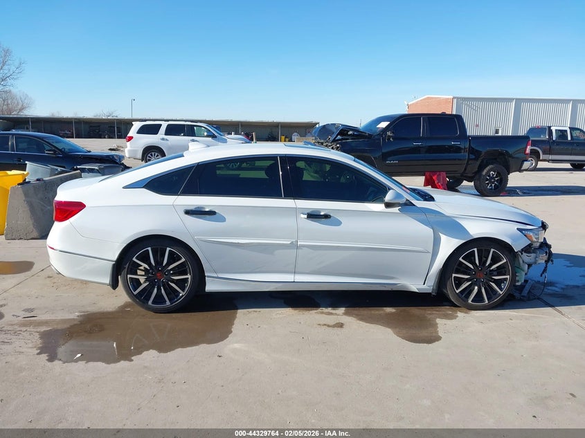 VIN 1HGCV1F92JA085589 2018 HONDA ACCORD TOURING