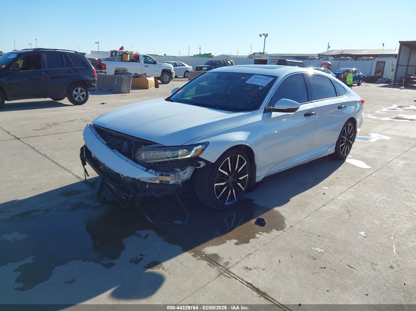 VIN 1HGCV1F92JA085589 2018 HONDA ACCORD TOURING