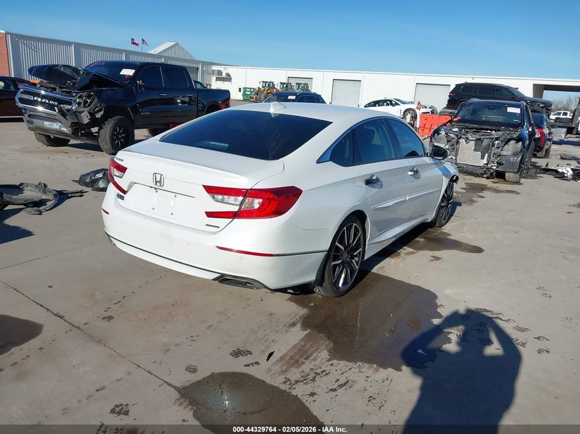 VIN 1HGCV1F92JA085589 2018 HONDA ACCORD TOURING