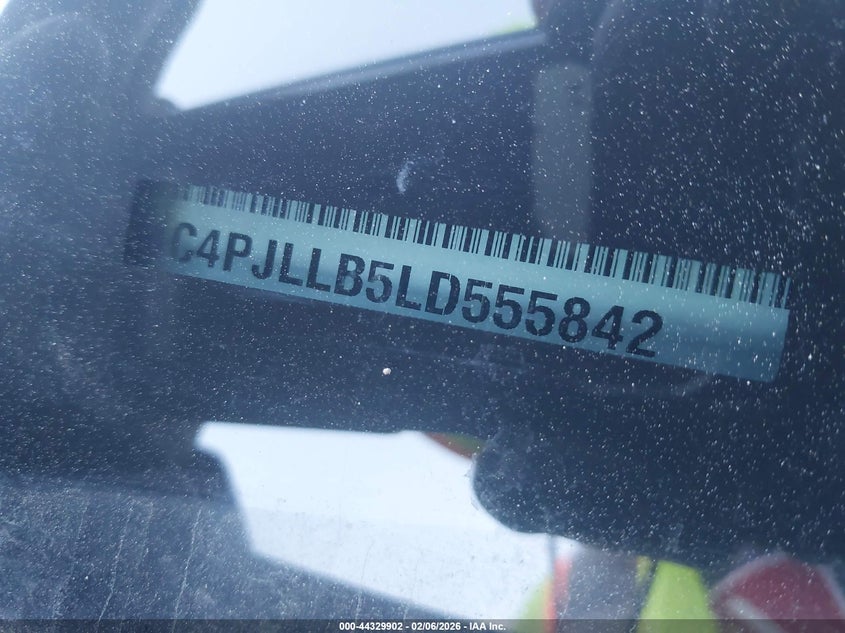 VIN 1C4PJLLB5LD555842 2020 JEEP CHEROKEE LATITUDE PLUS FWD