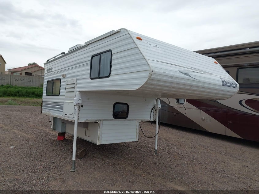 2006 Lance  Lancelite 835 Truck Camper