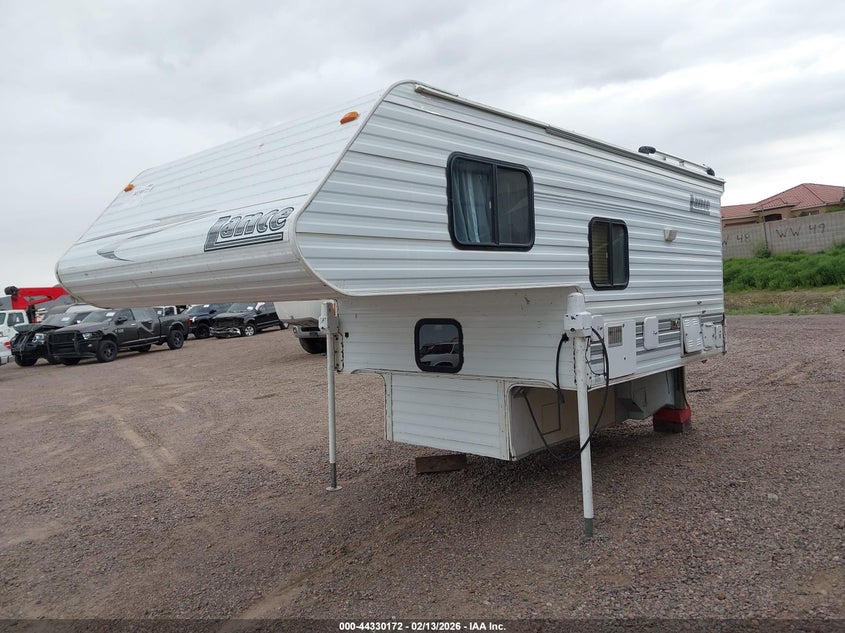 2006 Lance  Lancelite 835 Truck Camper