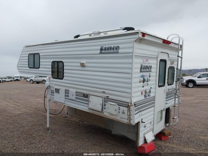 2006 Lance  Lancelite 835 Truck Camper
