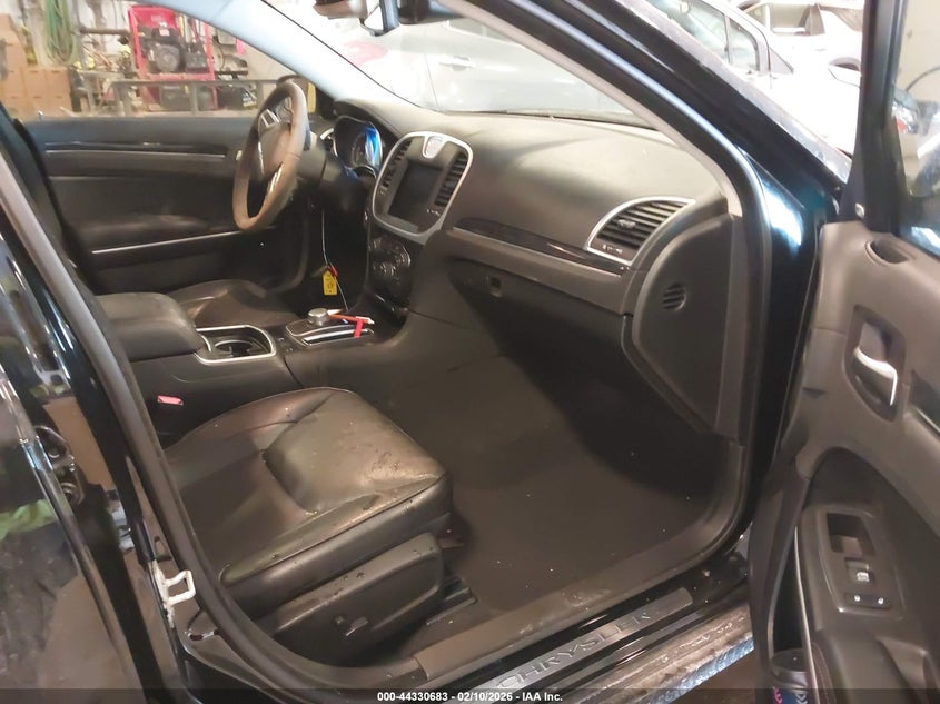 2023 Chrysler 300 Touring L Awd