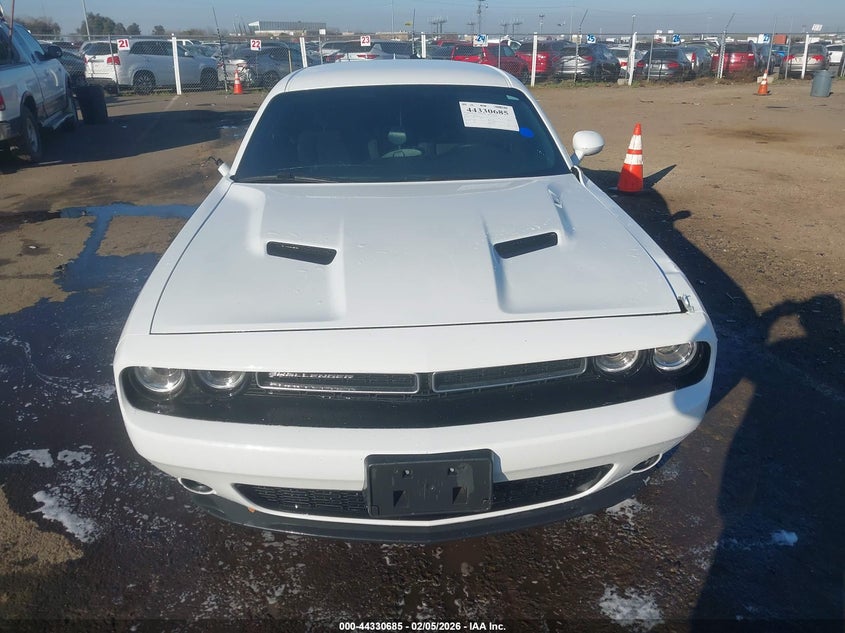 2019 Dodge Challenger 3.6 Sxt white Lot 111044330685 Vin 2C3CDZAG9KH731384