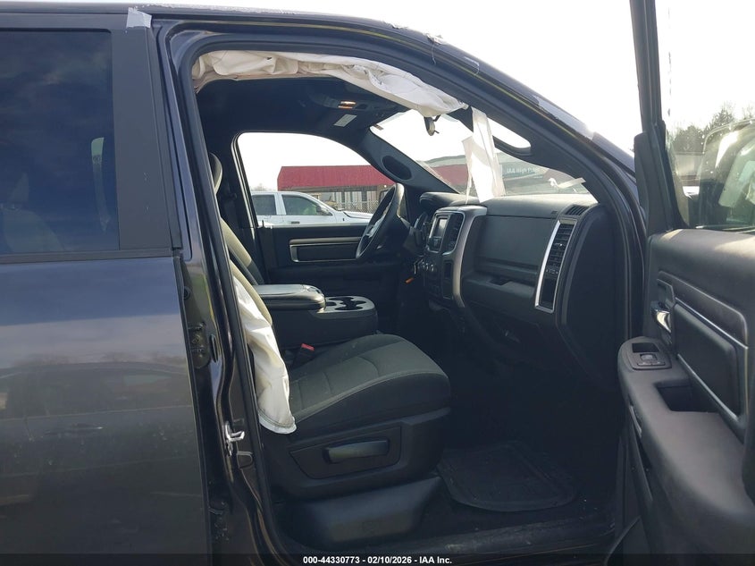 2022 Ram 1500 Classic Warlock 4X4 6'4 Box