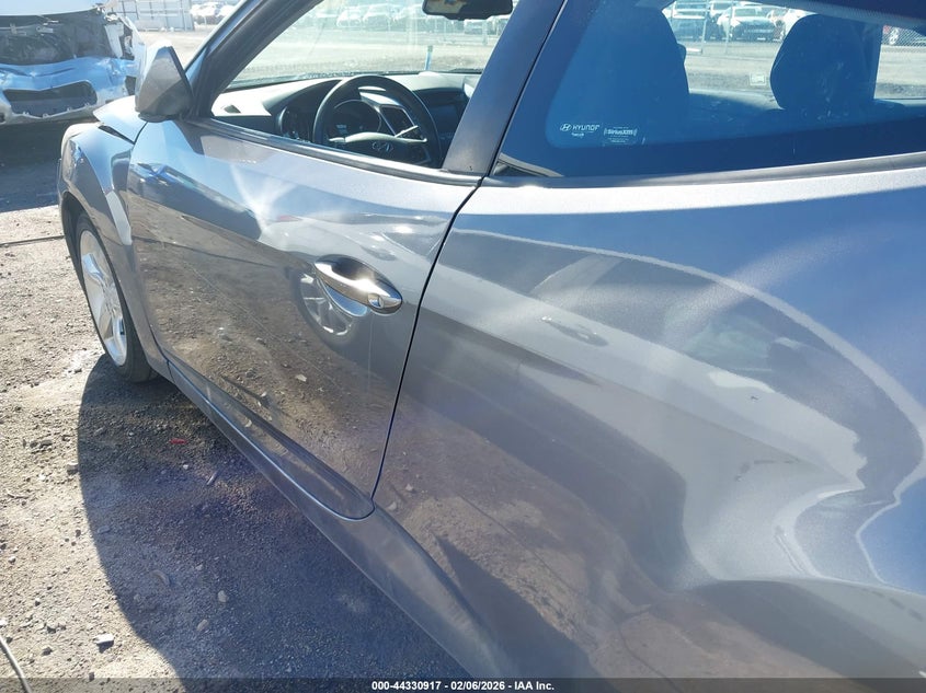 2014 Hyundai Veloster Base W/Black VIN: KMHTC6AD8EU186522 Lot: 44330917