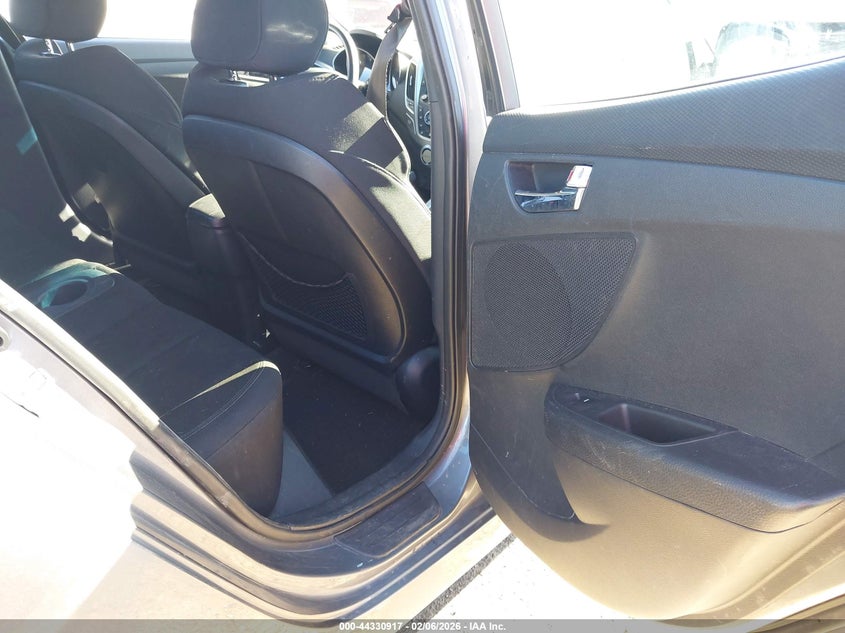 2014 Hyundai Veloster Base W/Black VIN: KMHTC6AD8EU186522 Lot: 44330917