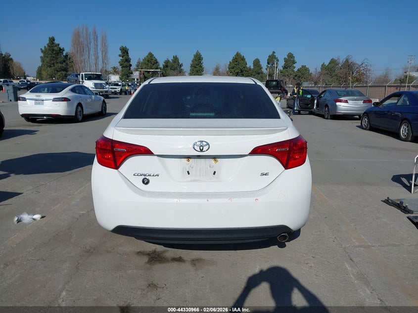 VIN 2T1BURHE7JC019038 2018 TOYOTA COROLLA SE