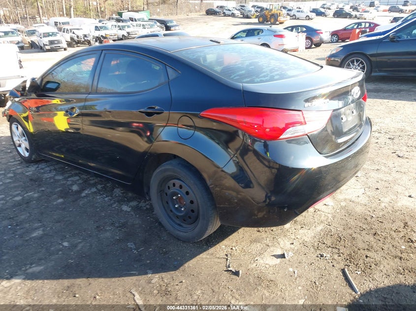 2013 HYUNDAI ELANTRA auction photo 3