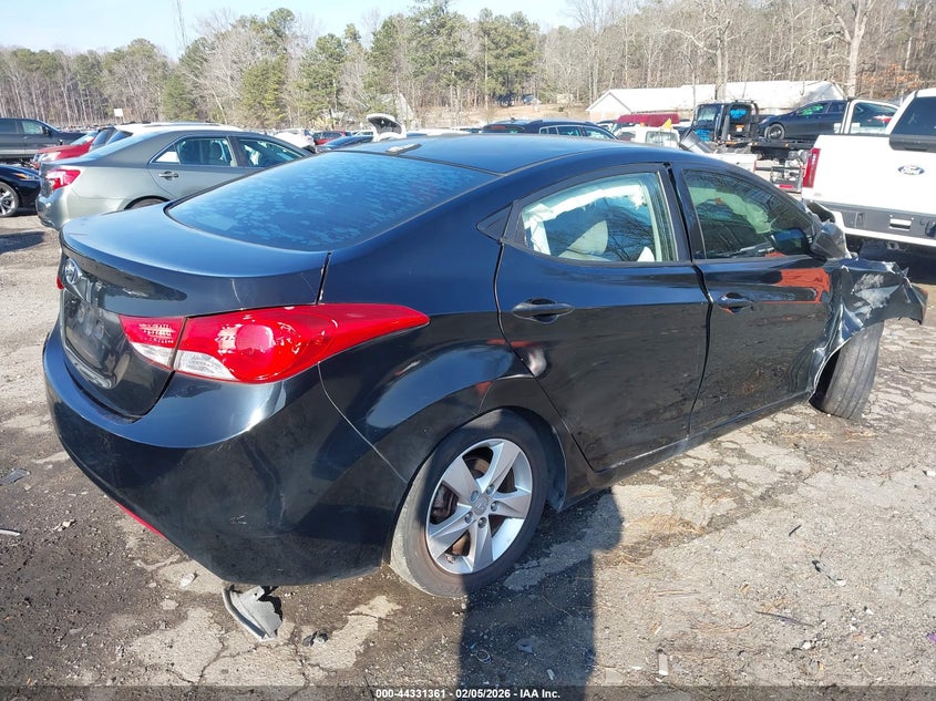 2013 HYUNDAI ELANTRA auction photo 4