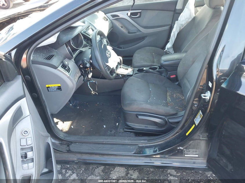 2013 HYUNDAI ELANTRA auction photo 5