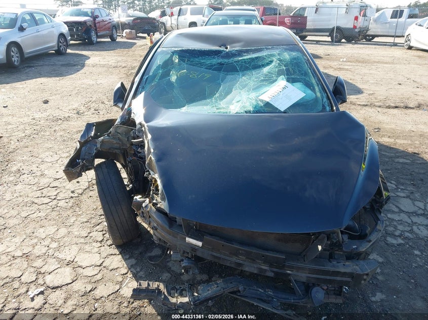 2013 HYUNDAI ELANTRA auction photo 6