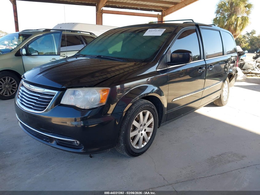 2016 Chrysler Town & Country Touring