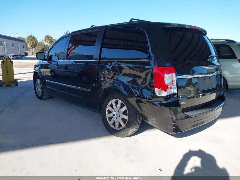 2016 Chrysler Town & Country Touring