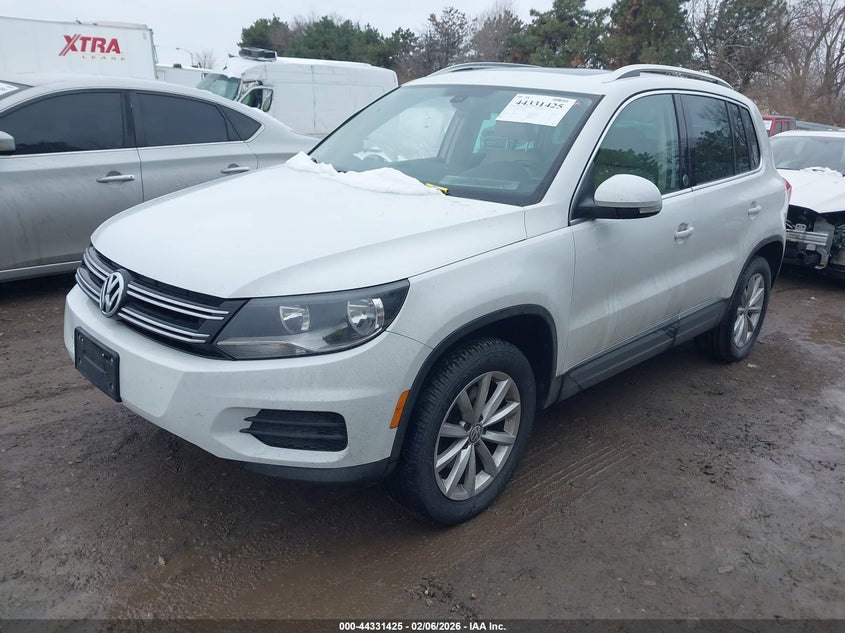 2017 VOLKSWAGEN TIGUAN auction photo 2