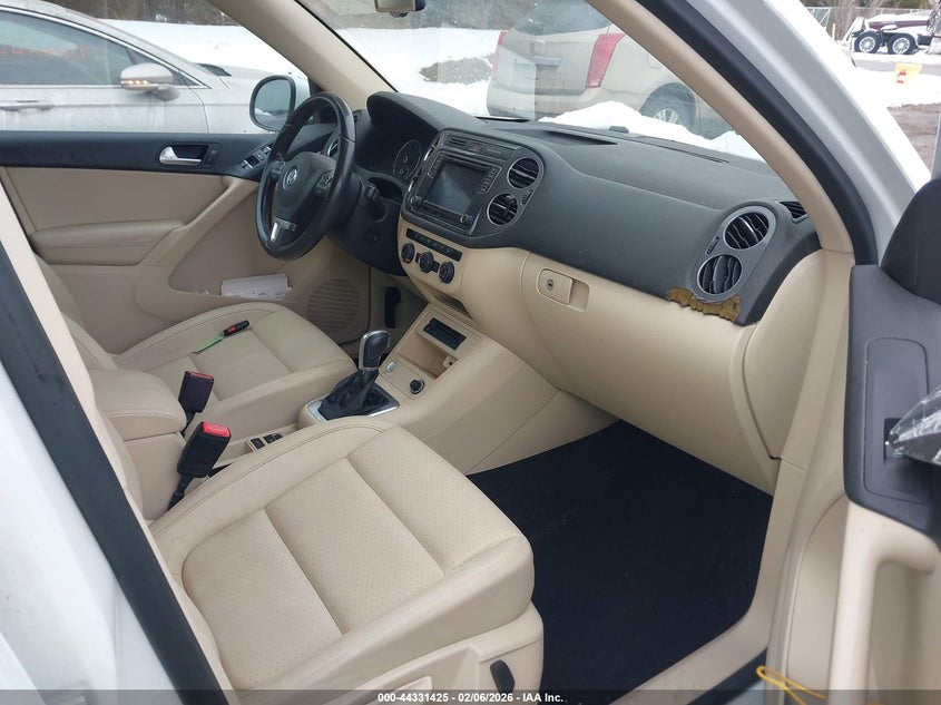 2017 VOLKSWAGEN TIGUAN auction photo 5